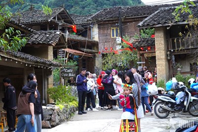 Gallery - 	Văn hóa soi đường - Bản nghèo Lô Lô Chải vươn ra thế giới